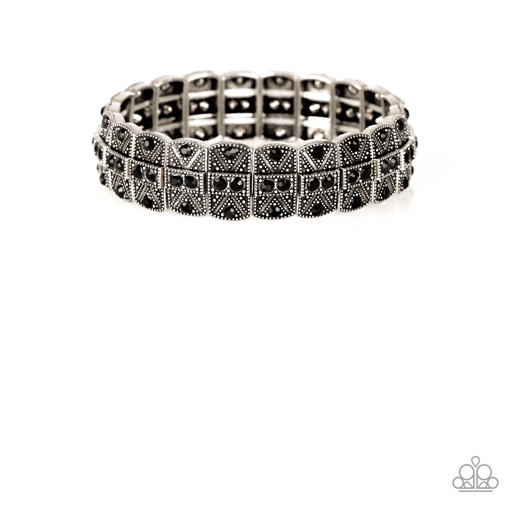Silver stretch bracelet with black jewel